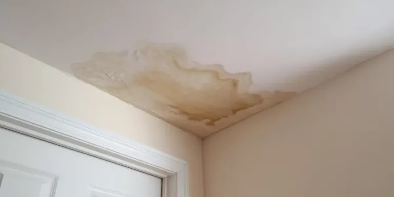 Fuite au plafond