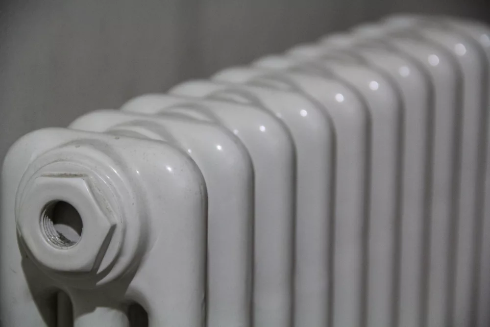 Radiateur chaud alors que le thermostat est éteint